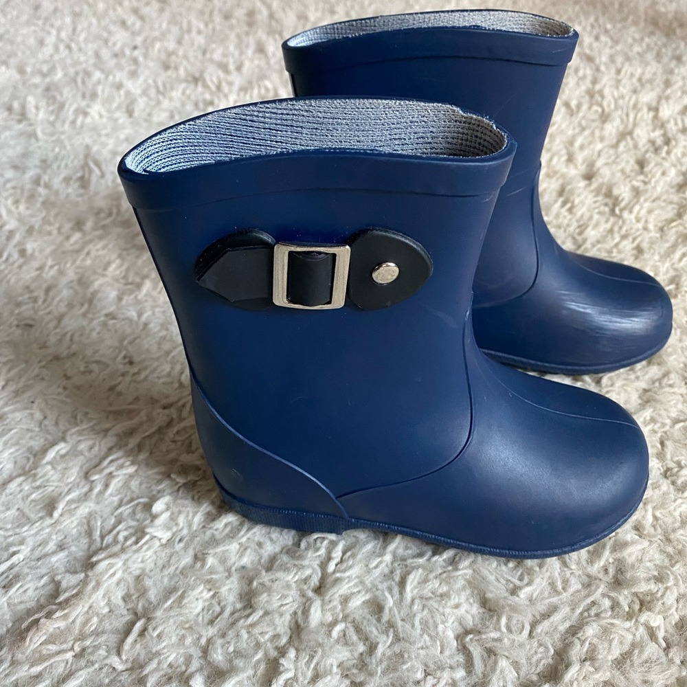 Boots water kids